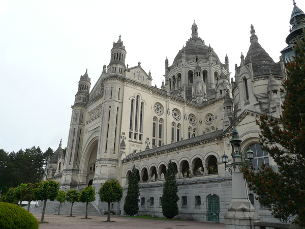 Sanctuaire De Lisieux