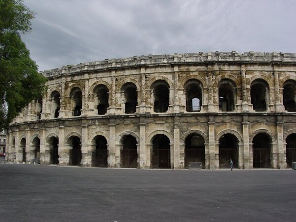 Arènes De Nîmes