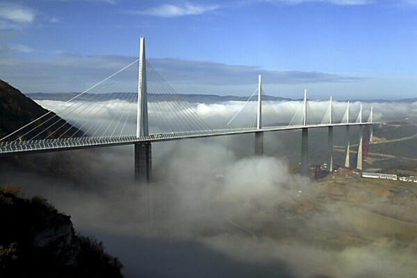 Viaduc De Millau